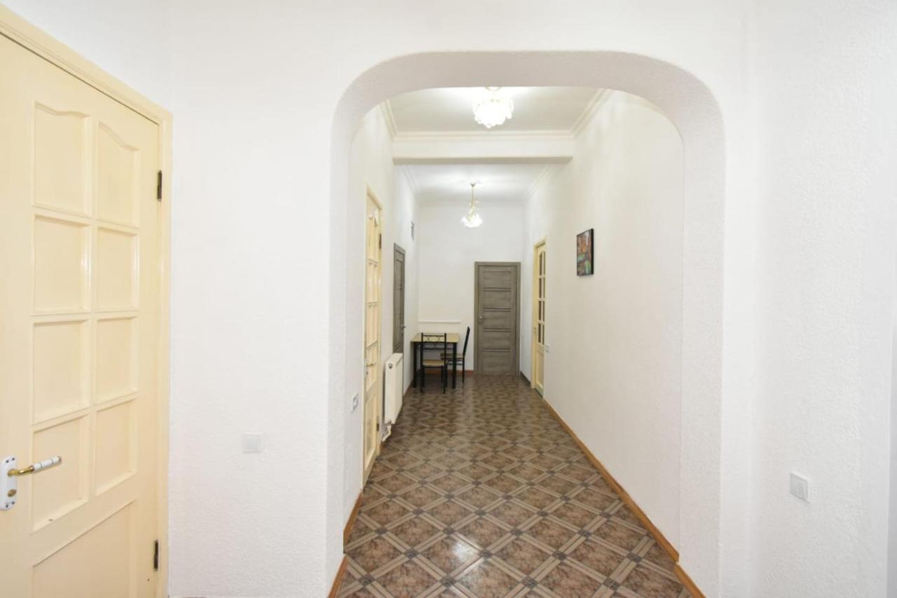 Guesthouses Opera Yerevan Exterior photo