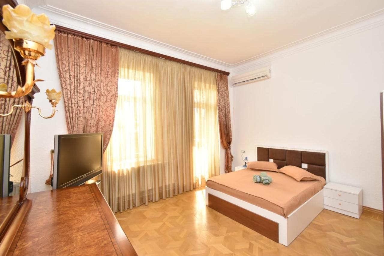 Guesthouses Opera Yerevan Exterior photo