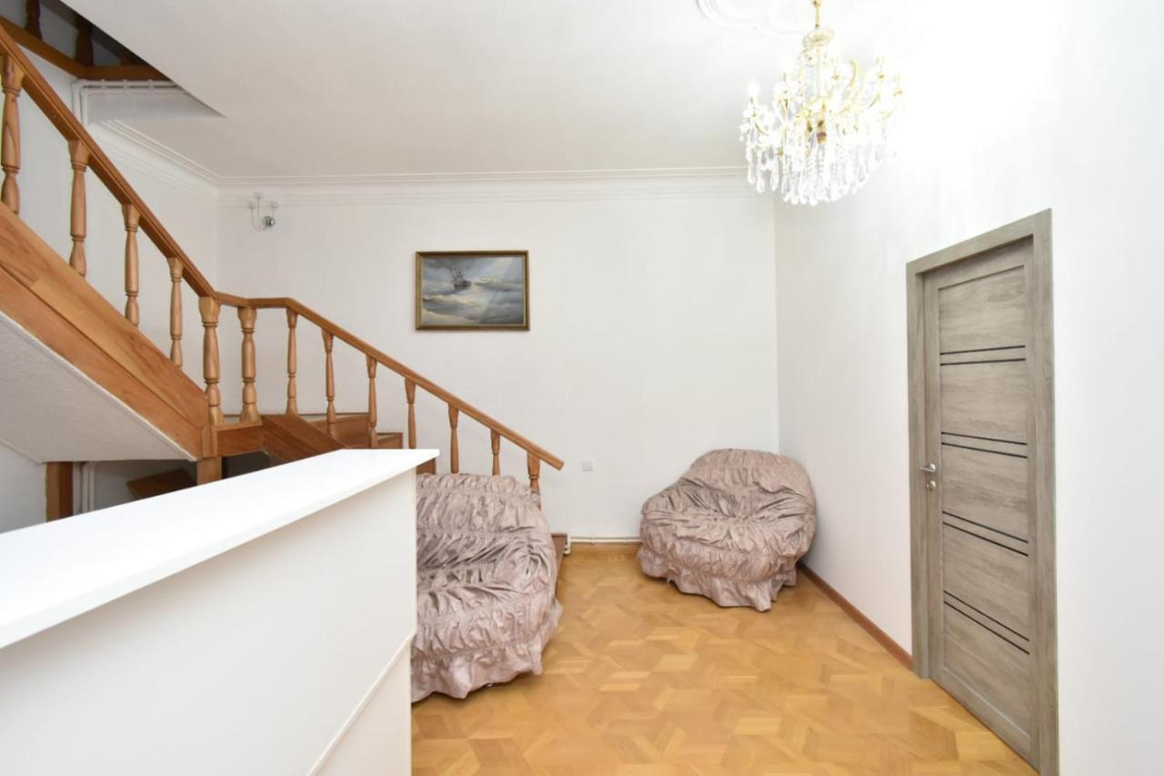 Guesthouses Opera Yerevan Exterior photo