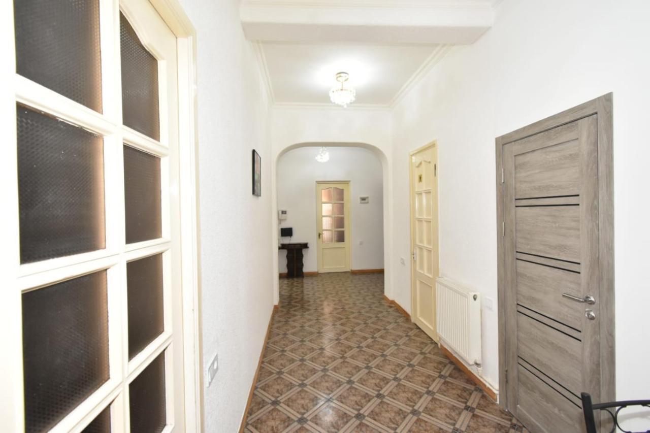 Guesthouses Opera Yerevan Exterior photo